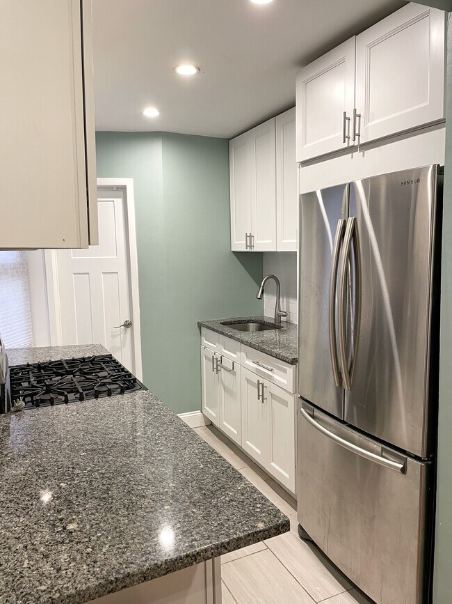 Chef's Kitchen - 155 W 106th St