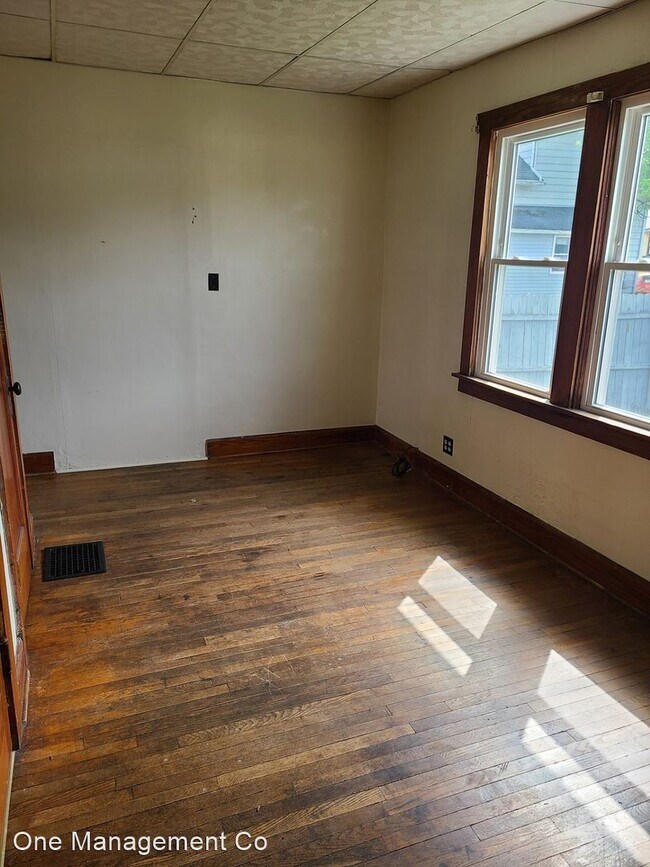 Building Photo - 3 br, 1.5 bath House - 344 Massie Ave