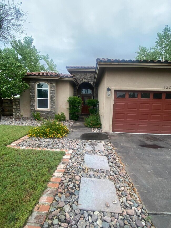 120 Apache Gold Loop, Santa Teresa, NM 88008 House Rental in Santa