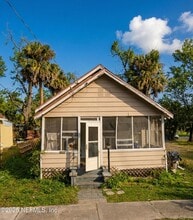 Building Photo - 1461 W 5th St