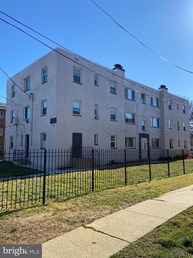 Foto del edificio - 129 Yuma St SE