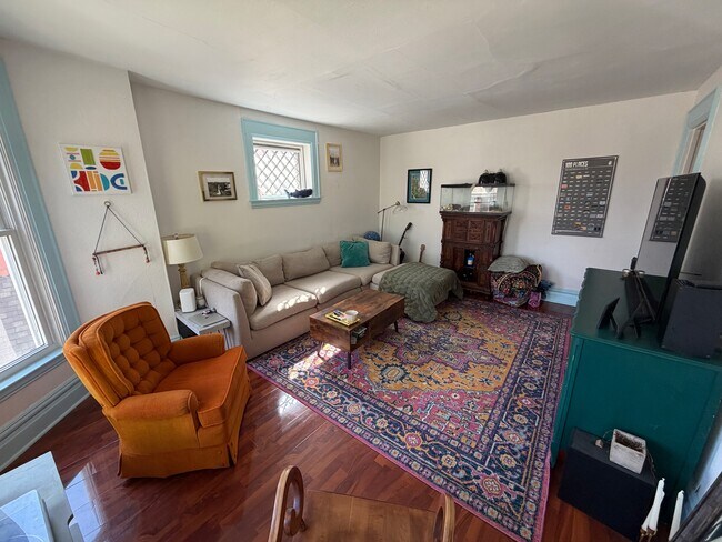 Sala de estar - 610 Parkwood St NE
