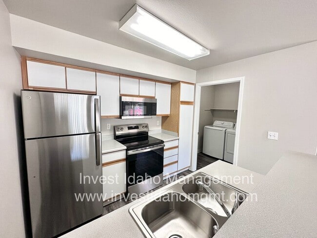 Building Photo - Fully renovated in 2025 2 bedroom, 2 bathroom ground floor apartment available soon.