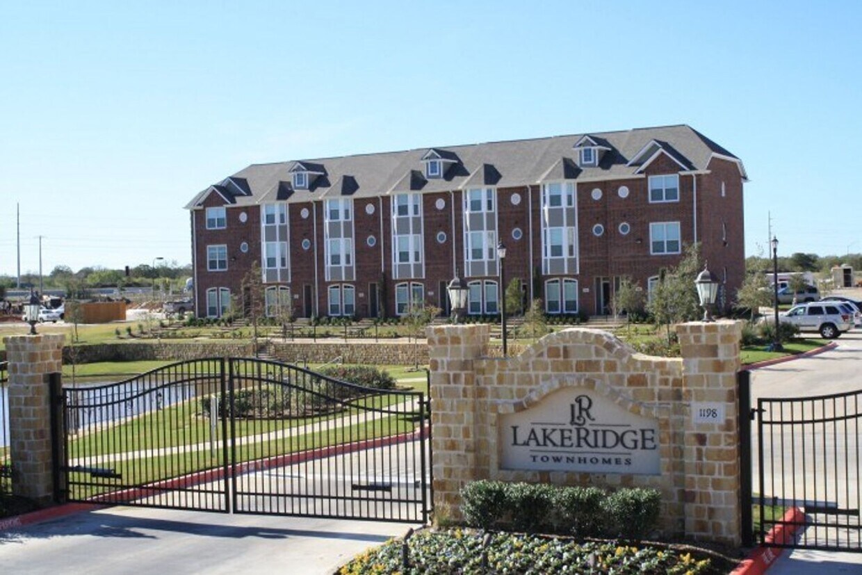 Foto del edificio - 3 bed 3 bath Condo at Lakeridge