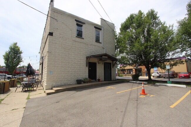Building Photo - 416a W Virginia St