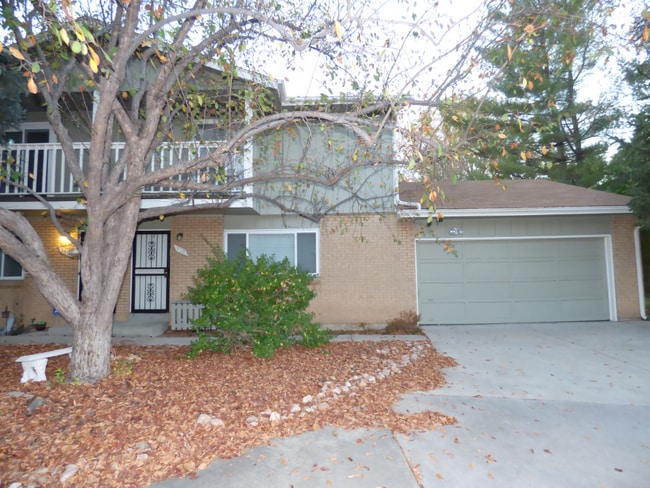 Spacious 2BR/2.5BA in Lakewood! - Spacious 2BR/2.5BA in Lakewood! Apartment