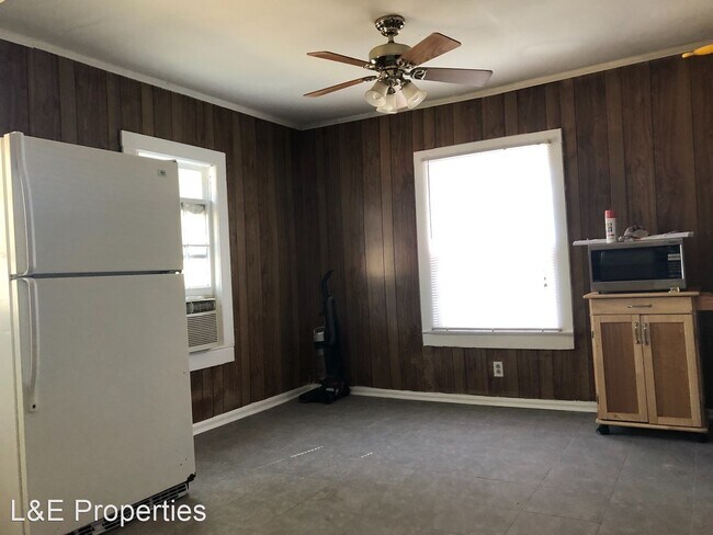 Foto del edificio - 2 br, 1 bath House - 408 W Charlotte Avenue