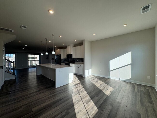 Foto del edificio - Modern 3 Bed 2.5 Bath Townhome In Beautiful Arcola Town Center