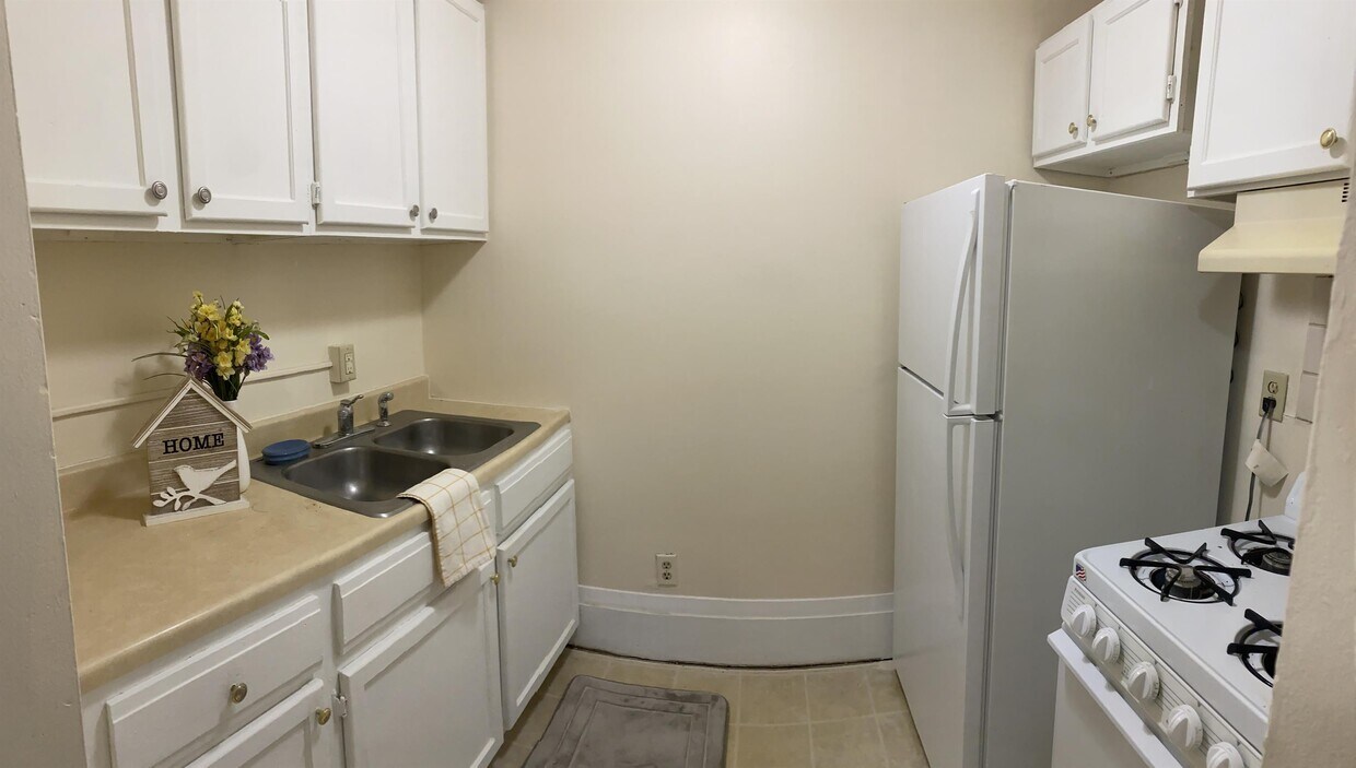 Foto principal - 658 Hague Ave