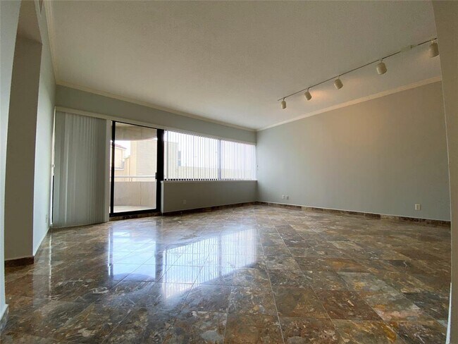 Foto del edificio - 5000 Montrose Blvd