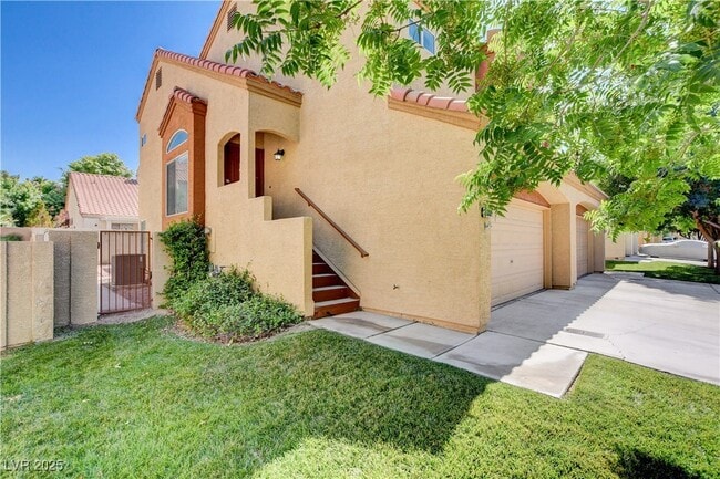 Building Photo - 1661 Cloister Ave