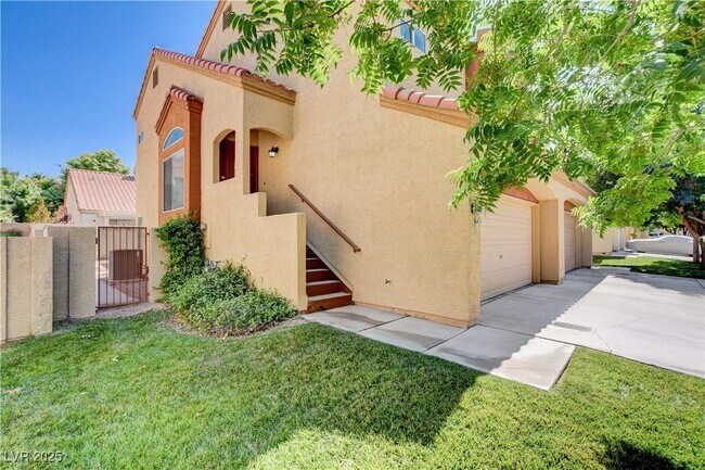 Foto del edificio - 1661 Cloister Ave