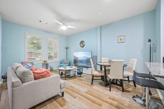 Building Photo - 2209 Stonepark Pl