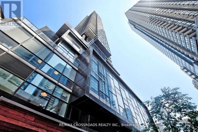 Photo du bâtiment - 290 Adelaide St W