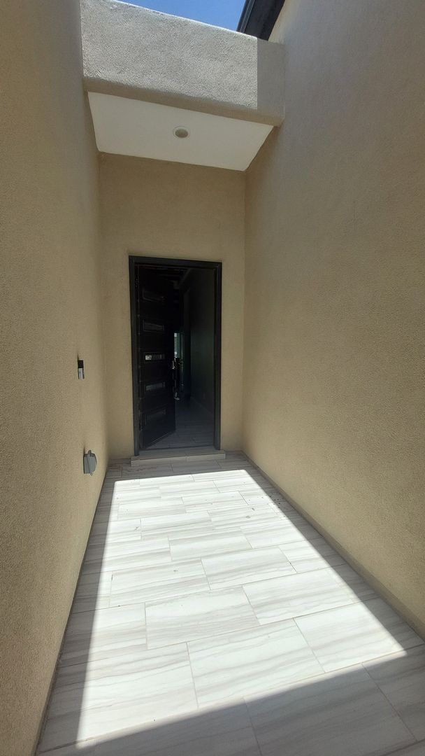 Foto del edificio - Beautiful 4 bedroom 2.5 bathroom home! READY NOW