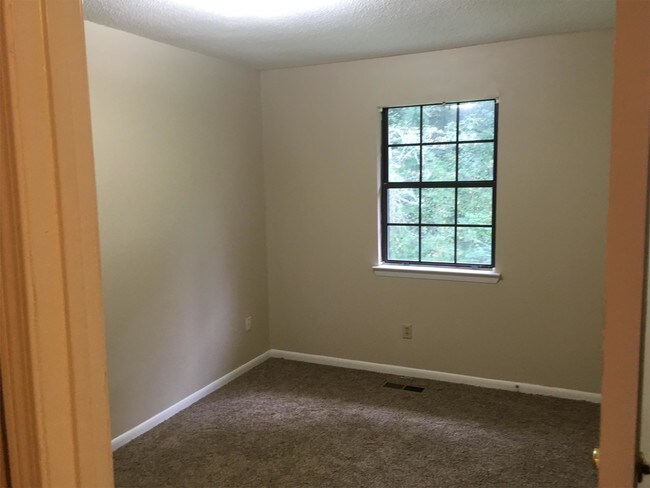 Building Photo - 3204 Gleason Dr