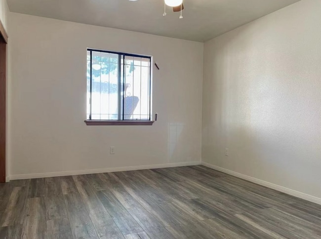 Building Photo - UPPER DESERT KNOLLS HOME