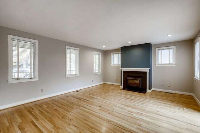 Foto del edificio - 5 bedroom home in Prospect neighborhood!