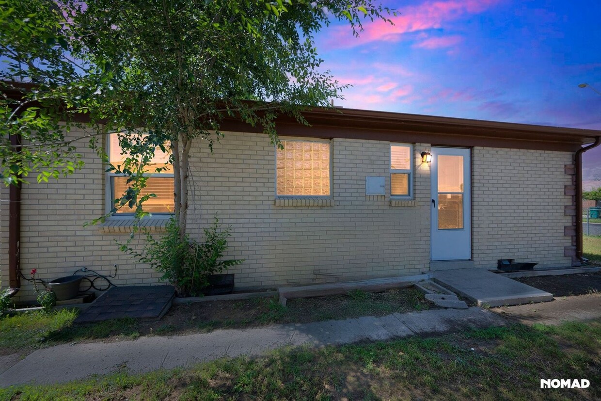 Foto principal - 1932 Del Mar Pkwy