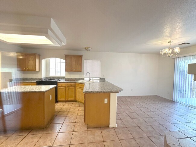 Foto del edificio - Beautiful SW Las Vegas Home. 3 beds plus l...