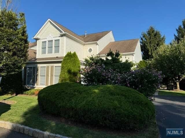 Primary Photo - 10 Mulberry Ct