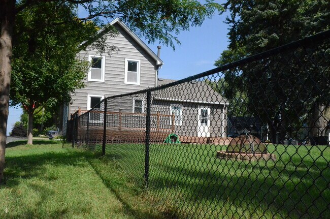 Building Photo - 401 E 1st St