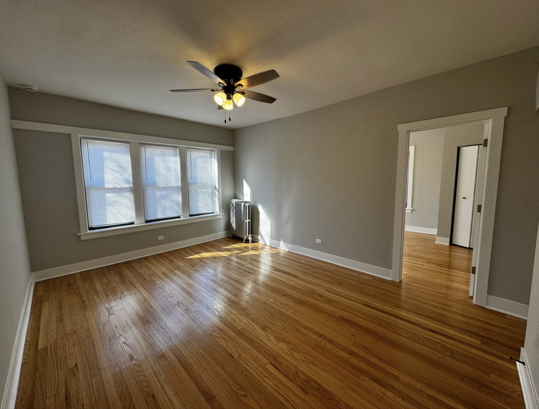 Primary Photo - 2607 N Kostner Ave
