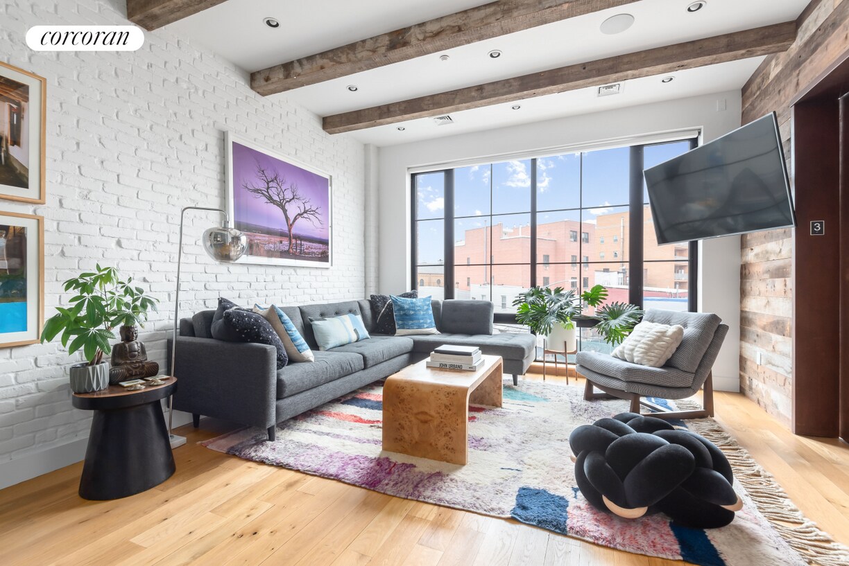 Foto principal - 34 Maspeth Ave