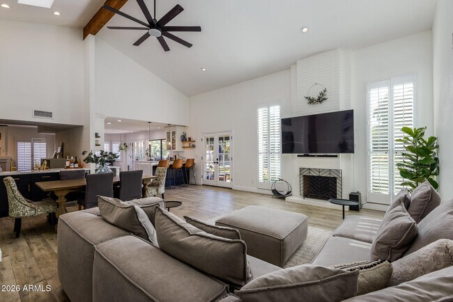 Foto del edificio - 16245 N 62nd Way