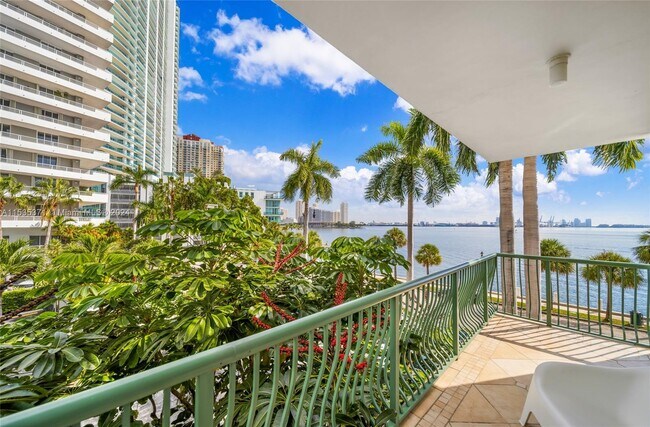 Foto del edificio - 1408 Brickell Bay Dr