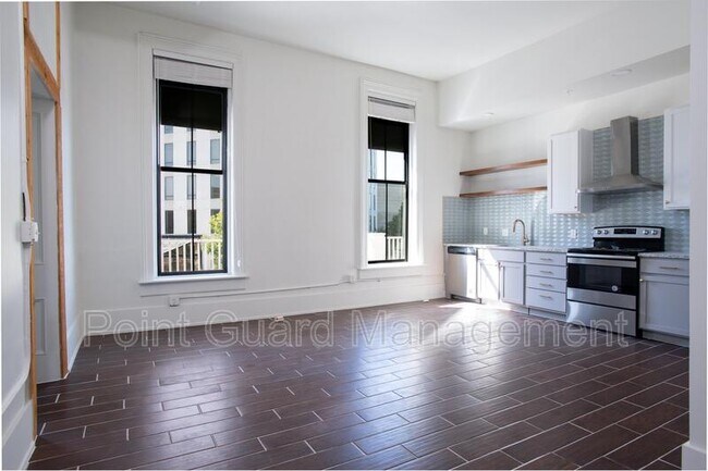 Foto del edificio - 300 N Main