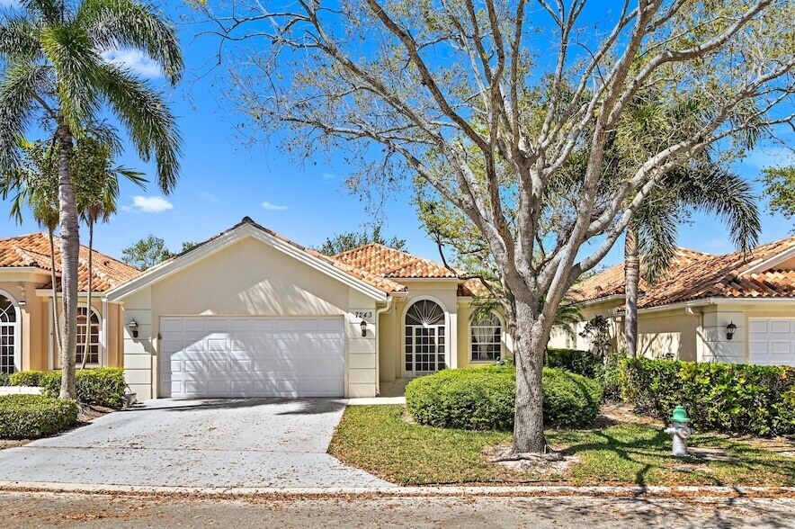 Foto principal - 7243 Elkhorn Dr
