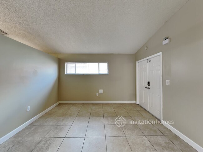 Building Photo - 2940 W 68th Pl