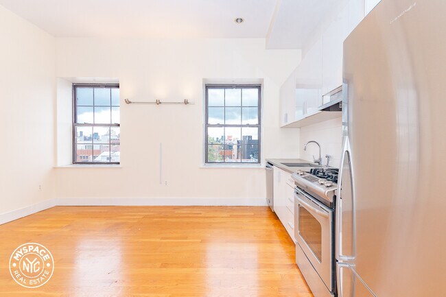 Building Photo - 132 Havemeyer St