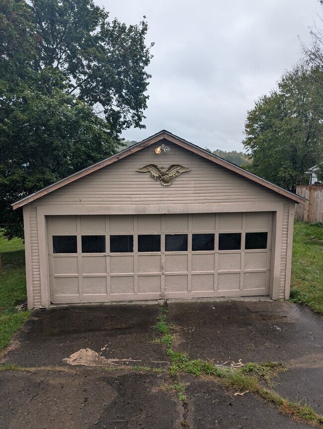 Foto del edificio - House with Garage in Riverside Schools 3 b...