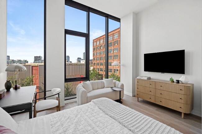 Building Photo - 1075 W Van Buren St