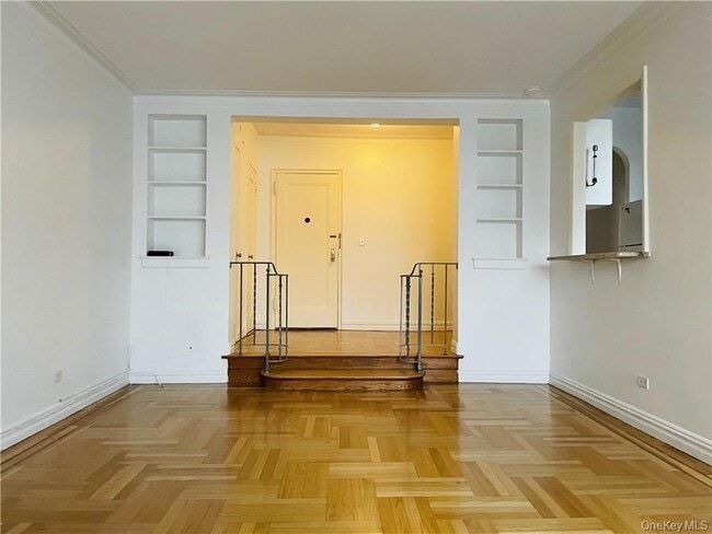 Building Photo - 210 Martine Ave