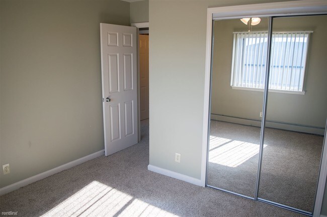 Building Photo - 2 br, 1 bath  - Appleton Ridge