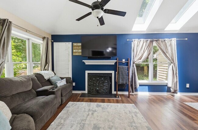 Foto del edificio - 5613 Woods Walk Rd