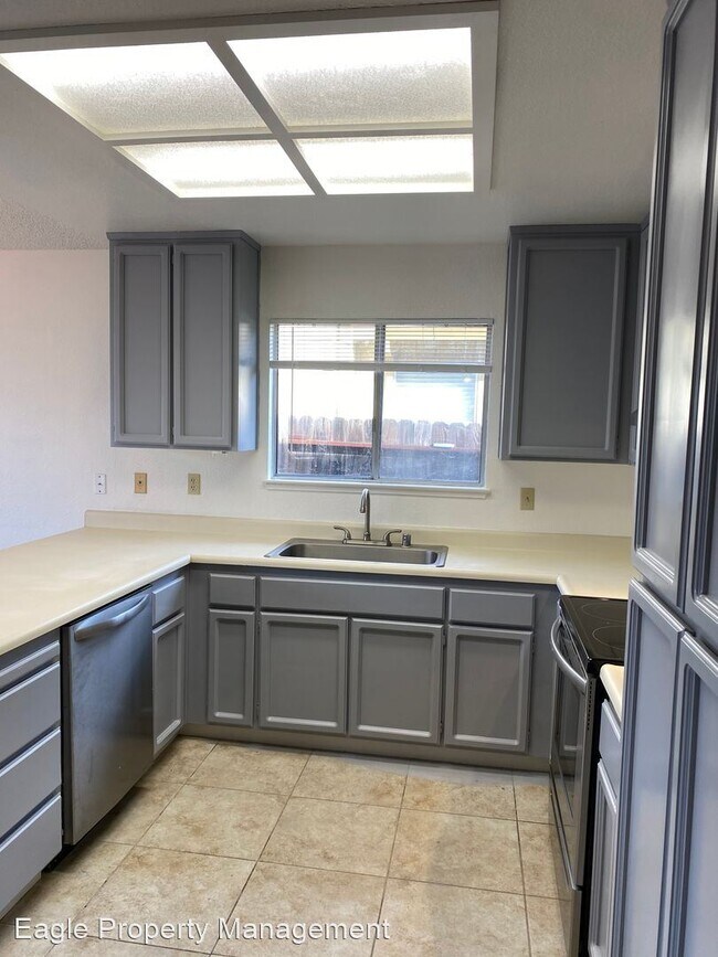Building Photo - 2 br, 2 bath House - 8723 Rooster Way