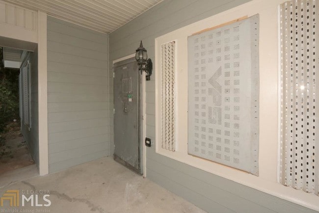 Building Photo - 3690 Adamsville Dr SW