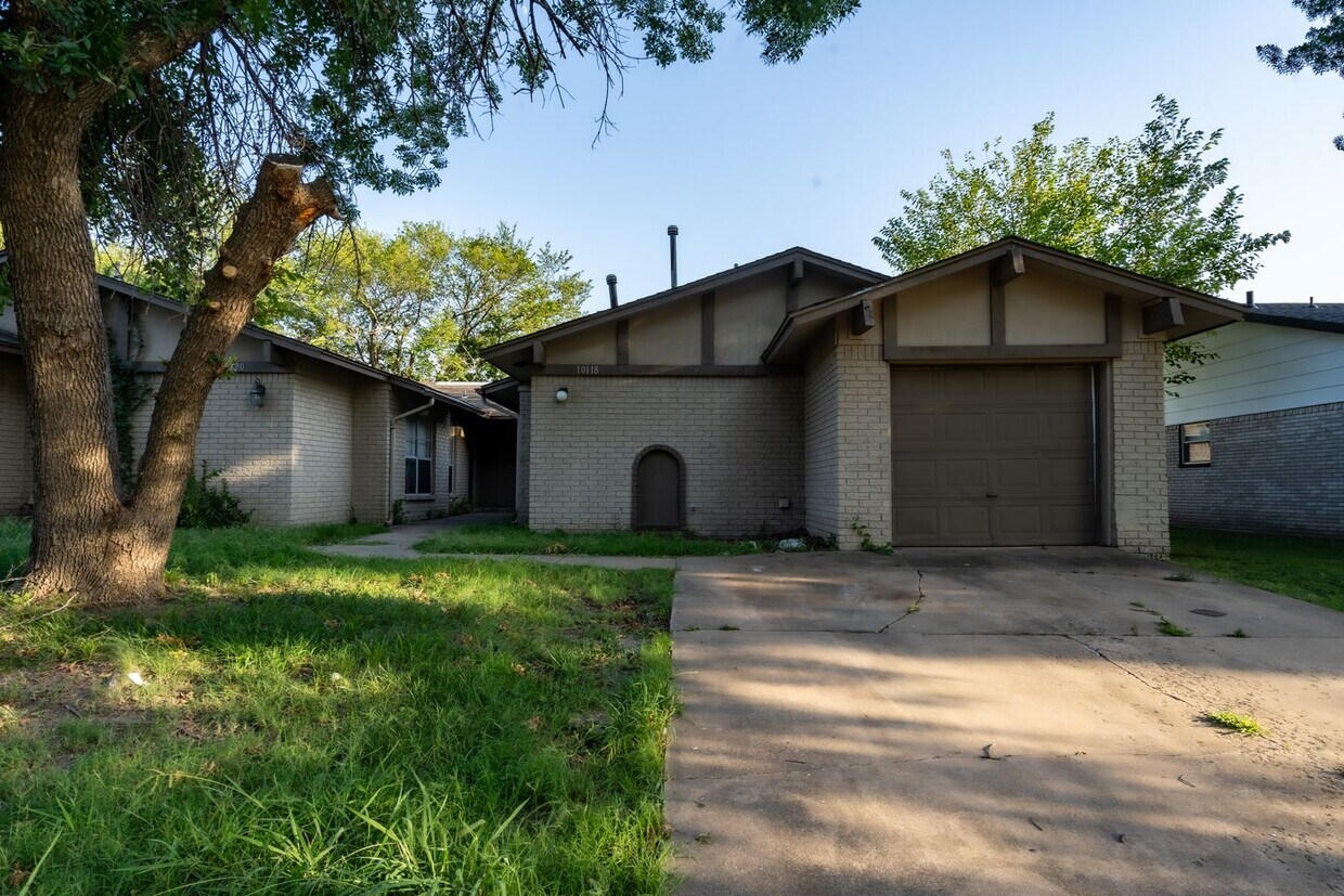 10118 E 30th St Duplex Apartment for Rent in Tulsa, OK