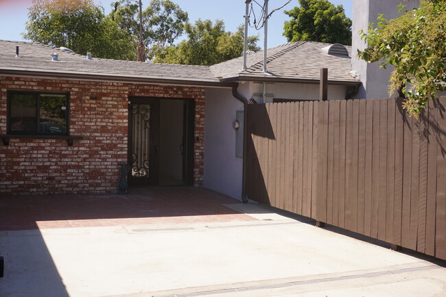 Building Photo - 7543 Enfield Ave