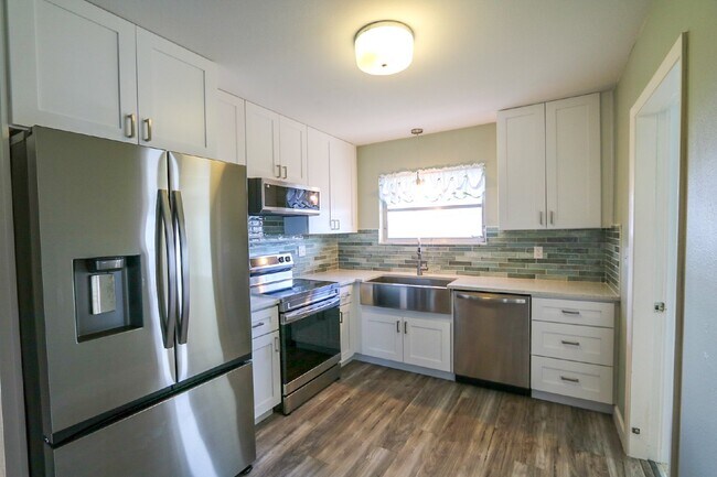 Foto del edificio - Charming Sun City Center Retreat: 2BR/1BA ...