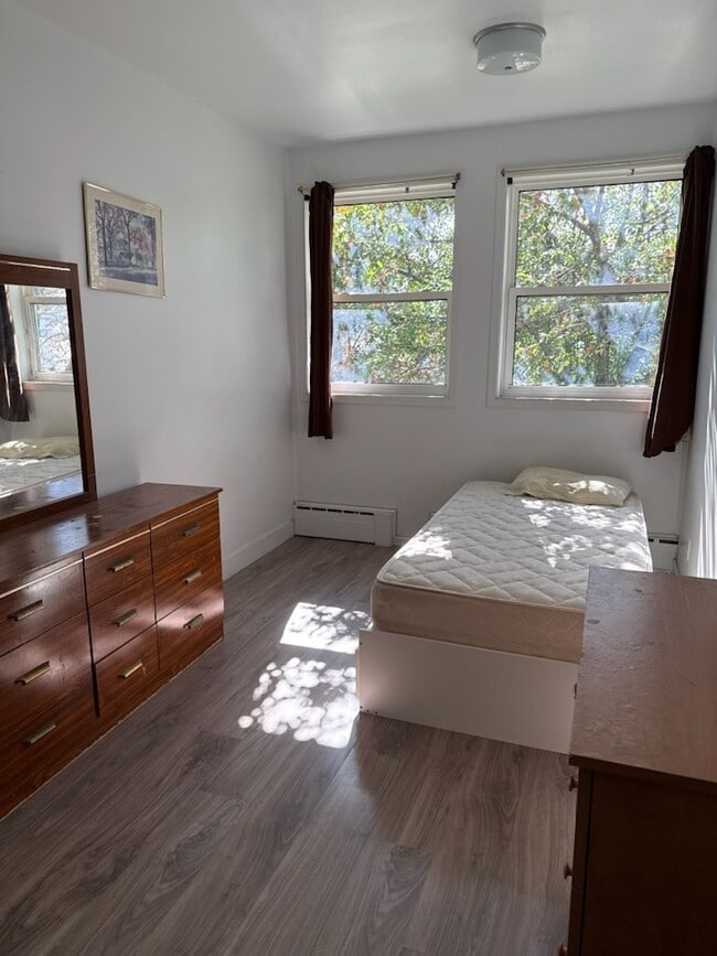 Building Photo - 3741 Rue Principale