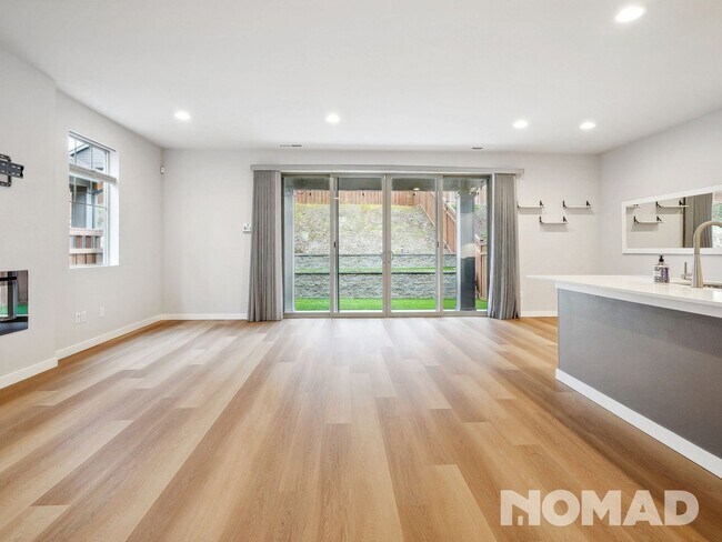 Foto del edificio - 3 Bedroom Townhome in Tehaleh/Bonney Lake