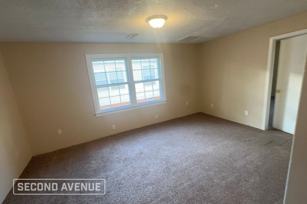 Building Photo - 200 W 26th Ave