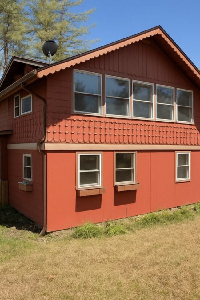 Foto del edificio - "Charming 2-Bedroom Retreat with Granite Touches and Hardwood Elegance in Hendersonville!"