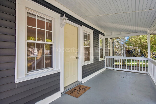 Building Photo - 18 Raines Ave