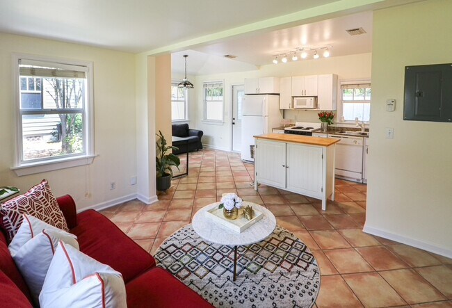 Living Room - 808 Flamingo Dr